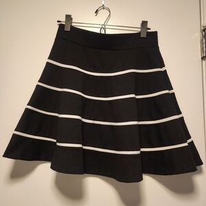 INC Black And white Skirt
